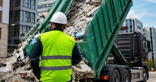 Вывоз строительного мусора в Кинели: услуги лицензированной компании — ПроМусор